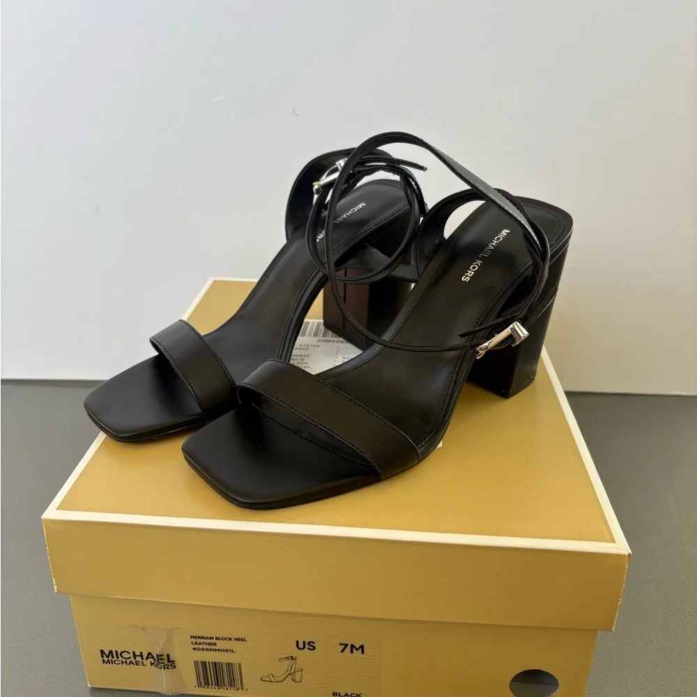 MICHAEL Michael Kors Merriam Block Heel Sandal 7 M Like New - Picture 4 of 9